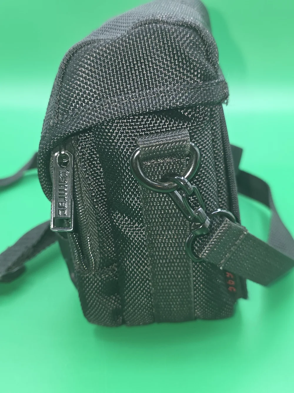 Tamrac Black Compact Messenger Camera Pouch